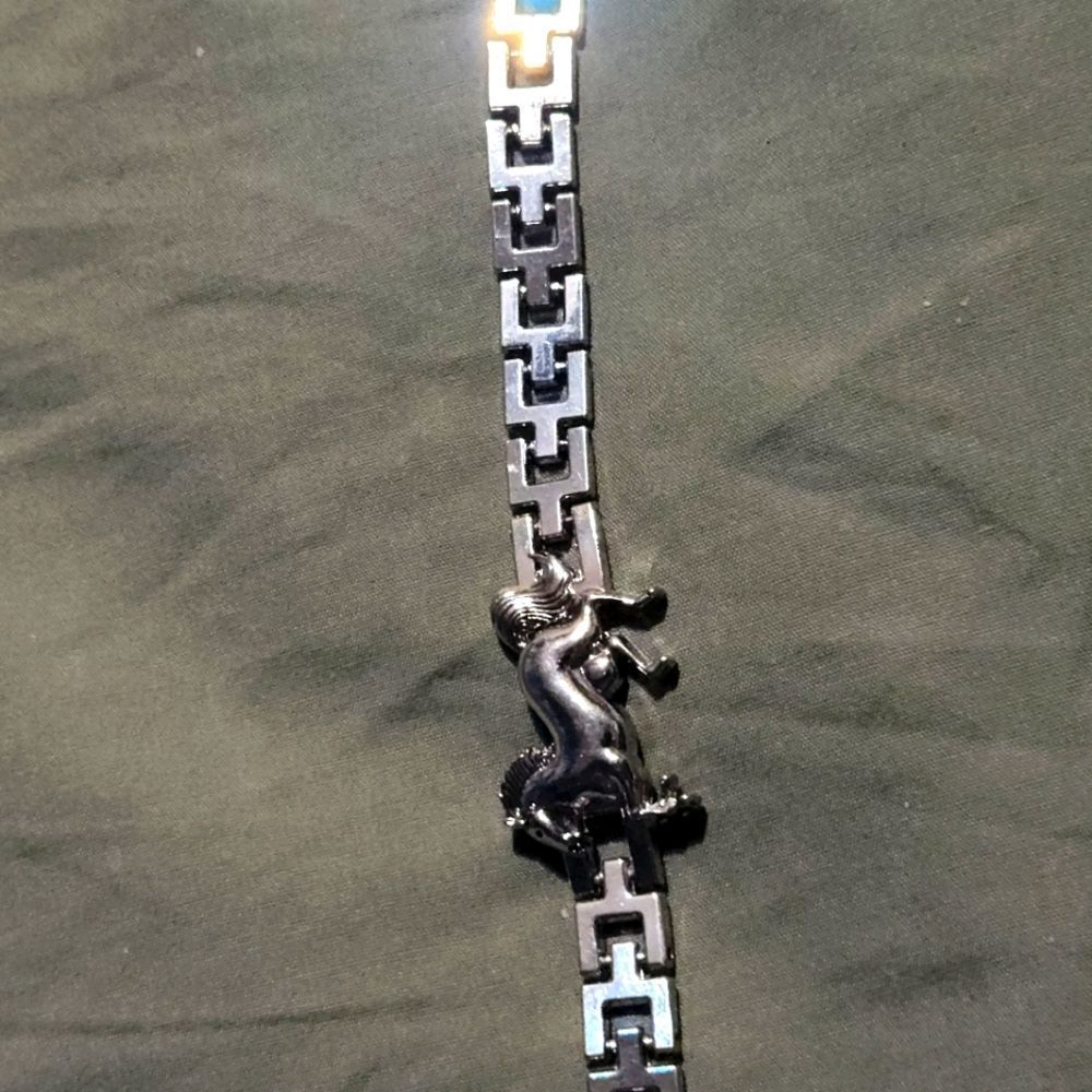 White Gold Stallion Bracelet 🌵